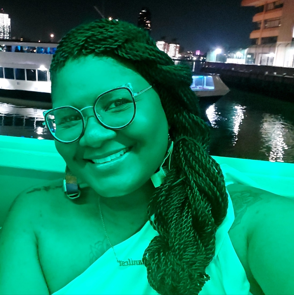 Meet your Posher, Khara